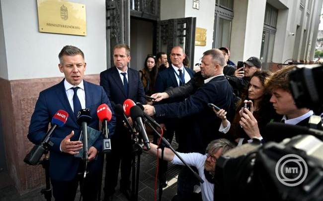 Magyar Péter: Orbán Viktor nem kapja meg a 38 millió forint végkielégítését