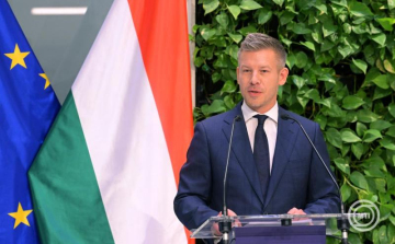 NATO csúcsra utazik Magyar Péter, majd szabadságra megy