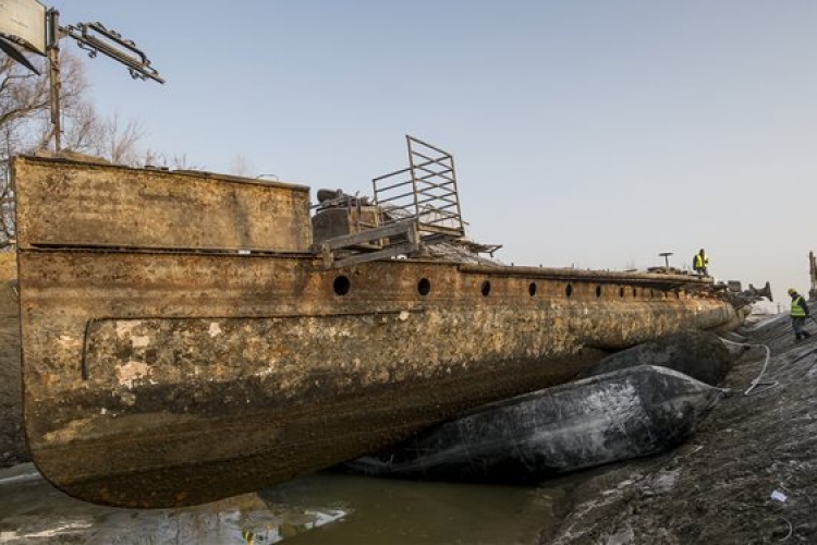 Sikerült a Szőke Tisza gőzös kiemelése Szegeden