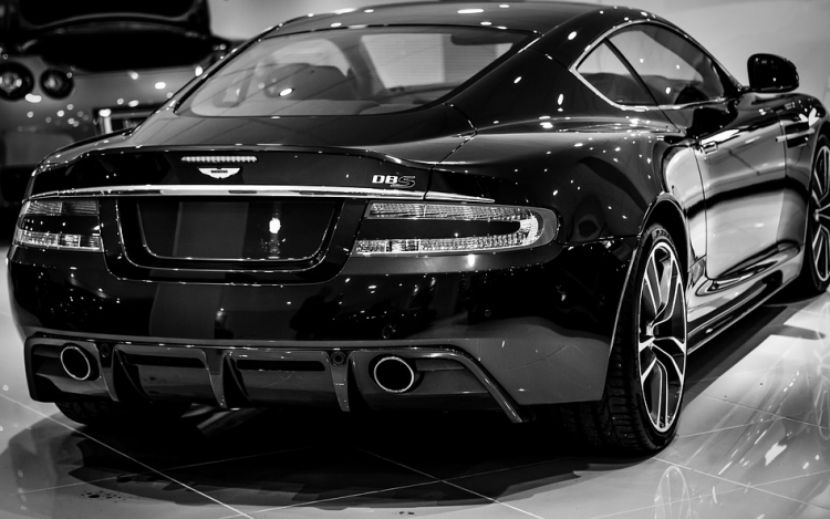 Aston Martin szalon nyílik Magyarországon